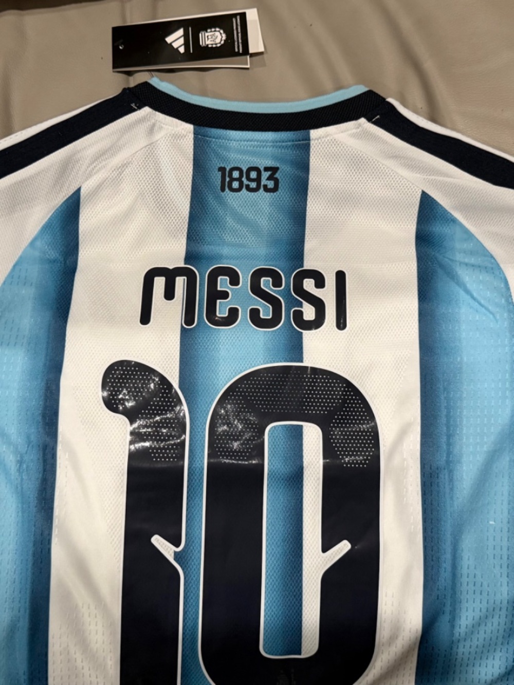 MESSI -Adidas Argentina Home Jersey #10 – – Size M – NEW WITH TAGS - Picture 6 of 8